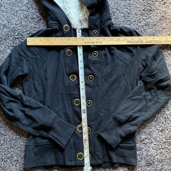 Black Snap Up Hoody with Sherpa Lined Hood EUC - Picture 3 of 6